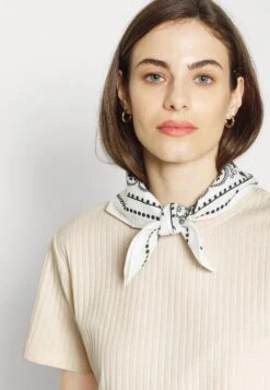 Top Skirt Set - Kokerrok - 003 - Off-White -Anna Field 17d77307363e48c6bd680b42cdfb7bf7