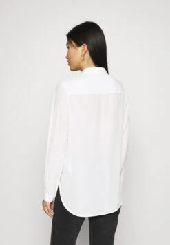 Anna Field Basic Blouse With Front Pockets - Overhemdblouse - Offwhite -Anna Field 25b2dcdd81114e48bf79bfc23d5bd020