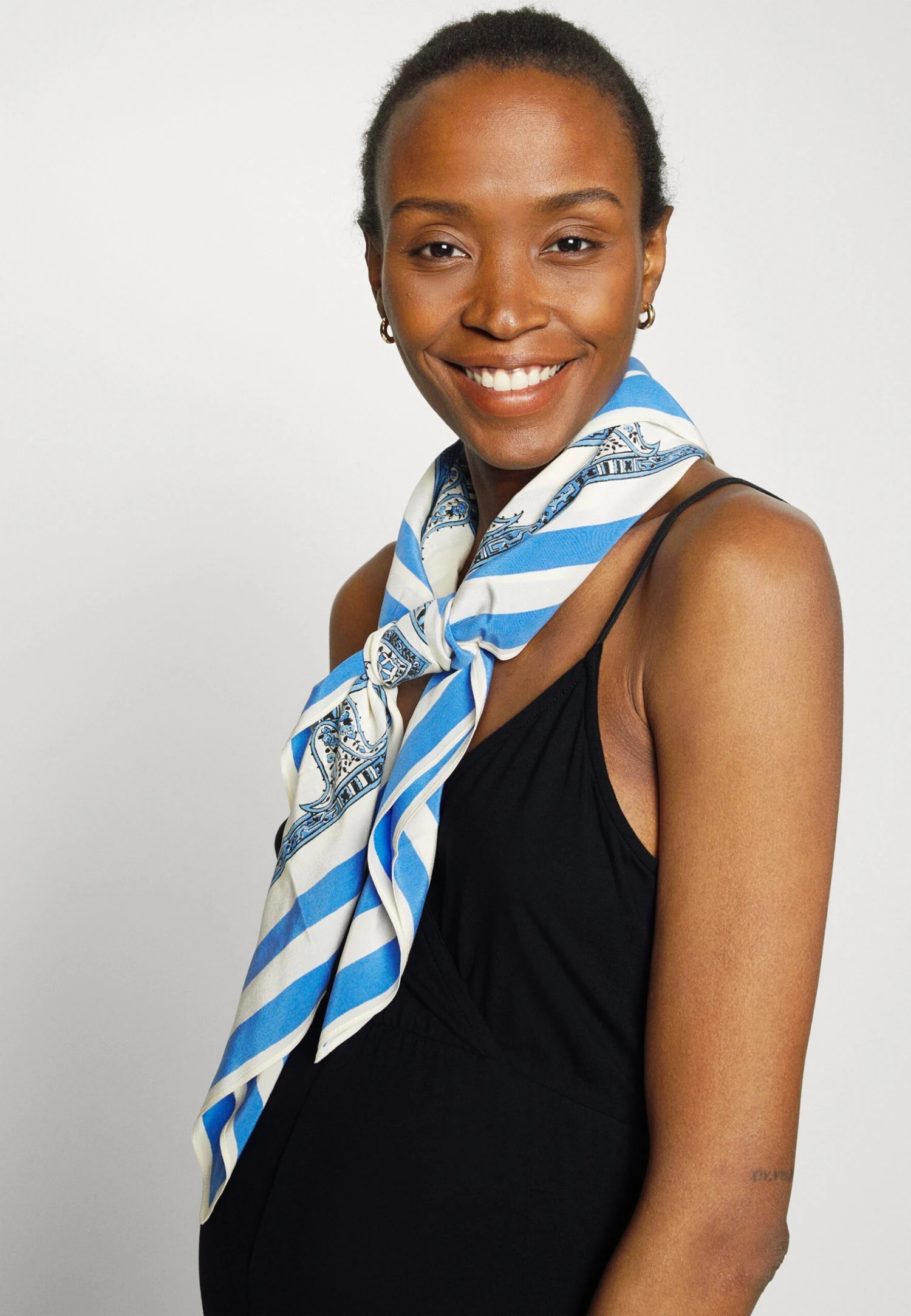 Strappy Drappy Cintered- Jumpsuit - Black 4 Strappy Drappy Cintered- Jumpsuit - Black - Afbeelding 4