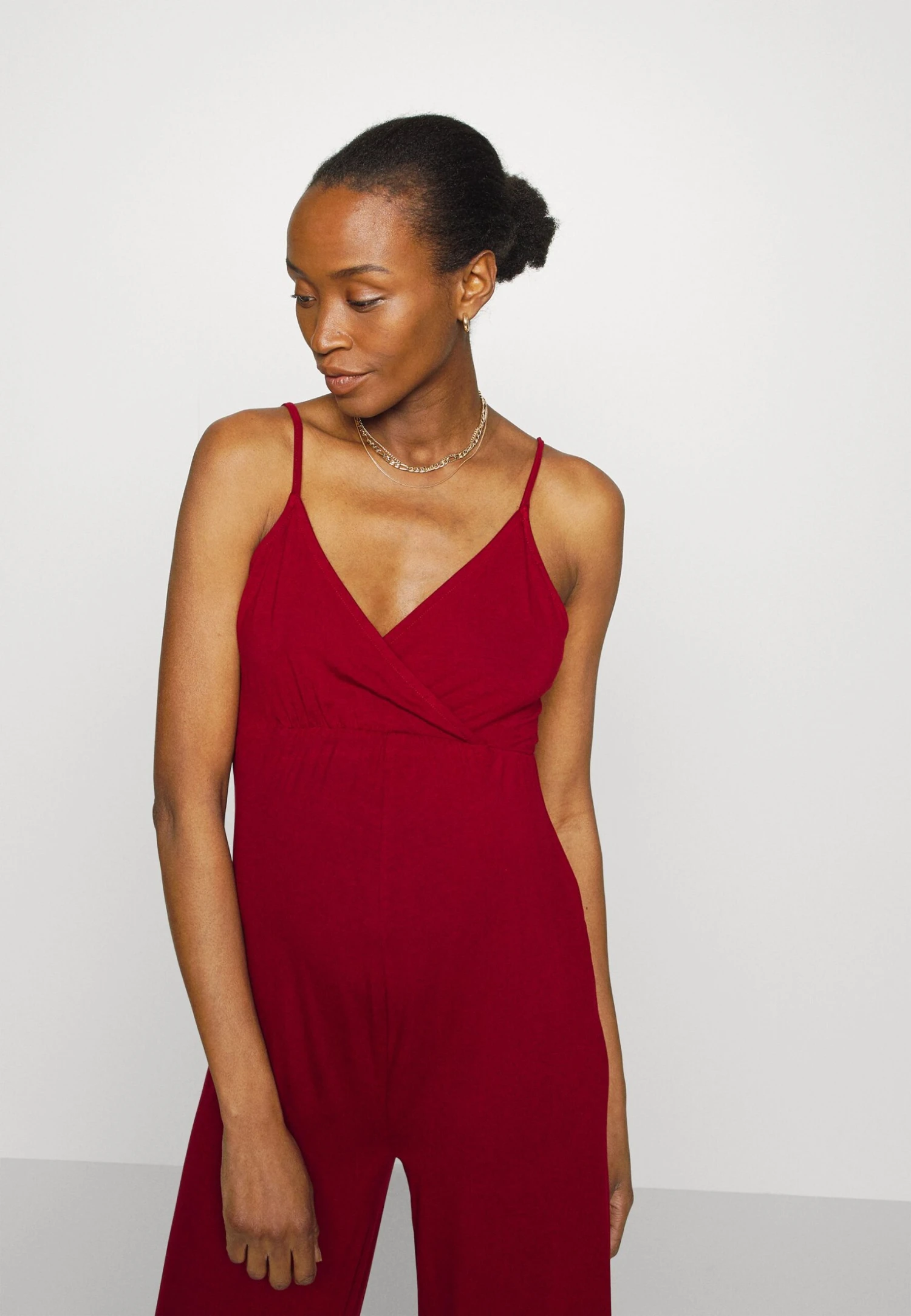 Strappy Drappy Cintered- Jumpsuit - Dark Red 4 Strappy Drappy Cintered- Jumpsuit - Dark Red - Afbeelding 4