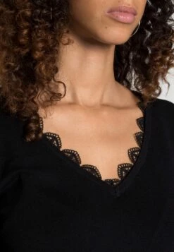 Anna Field Lace Insert V Neckline Loose Dress - Gebreide Jurk - Black -Anna Field acaedc815ec14646bd5e67fc6ccc0ace