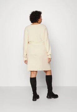 Wrap V Ausschnitt Mini Strickkleid Mit Gürtel - Gebreide Jurk - Off White -Anna Field ce2265a5ab814cec9cd1dbedf4a78989